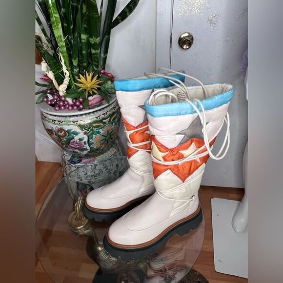 Montrose Puffer Boots  - Picture 4 of 7